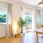 Prana Guesthouse, Yoga & Ayurveda ゲストハウス ポルティマン