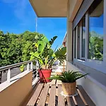 Prana Guesthouse, Yoga & Ayurveda ゲストハウス ポルティマン