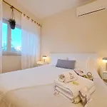 Gasthuis Prana Guesthouse, Yoga & Ayurveda 3*